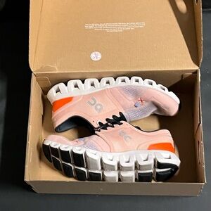 New on Cloud X 3 running shoes Women's 6
